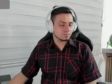 Stripchat Sex Cam of Rick_Adams