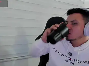 Stripchat Sex Cam of Rick_Adams