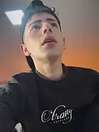 Stripchat Live Sex Cam of Sebastian_Reed