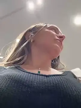 Stripchat Free Live Porn of lunagirl13