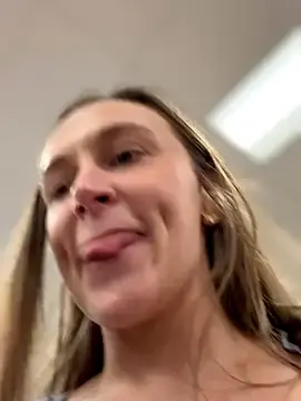 Stripchat Adult Video Chat of lunagirl13