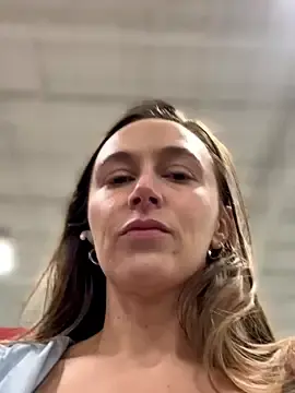 Stripchat Free Porn Cam of lunagirl13