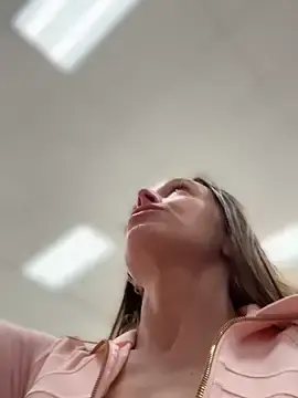 Stripchat Live Sex of lunagirl13