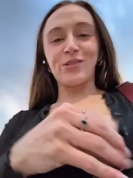 Stripchat Free Live Porn of lunagirl13