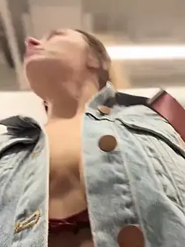 Stripchat Free Live Porn of lunagirl13