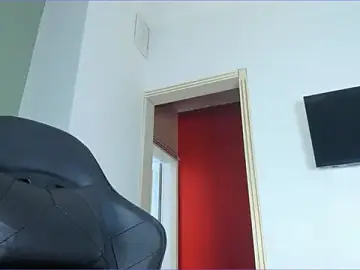 Stripchat Sex Cam of taeni_lara