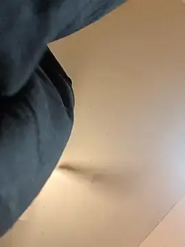 Stripchat Live Sex Cam of Cnutt310