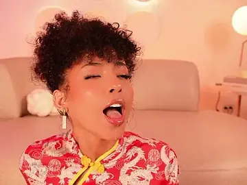 Stripchat Sex Cam of OSHUN_