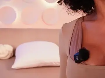 Stripchat Adult Webcam of OSHUN_