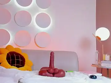 Stripchat Nude Webcam of OSHUN_