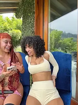 Stripchat Live Sex Cam of OSHUN_