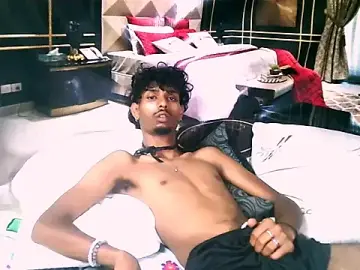 Stripchat Free Porn Cam of SubmissiveStallion69