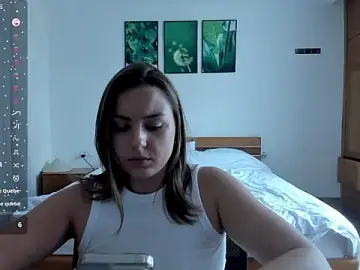 Stripchat Sex Cam of ThreeshaWhite