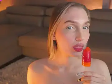 Stripchat Best live sex cam show of YvetteMilbrett