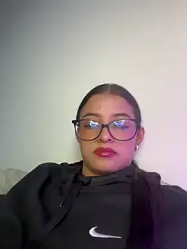 Stripchat Free Porn Cam of Arilw