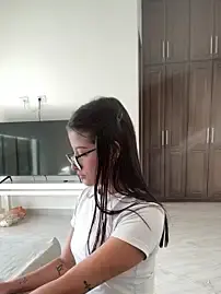 Stripchat Free Live Porn of Arilw