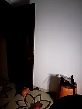 Stripchat Live Sex Cam of Simone_Miller