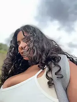 Stripchat Adult Webcams of Simone_Miller