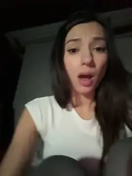 Stripchat Adult Webcams of -_MiaQueen_-