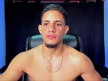 Stripchat Live Sex of jhonnysnow17