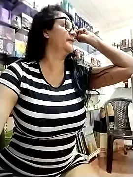 Stripchat Live Sex of keilymadam