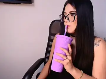 Stripchat Live Sex Cam of Susana_hank2