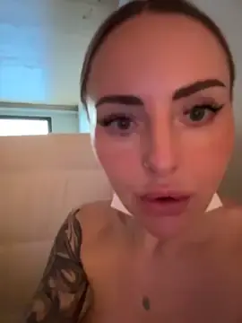 Stripchat Best Webcam of EmaSalis