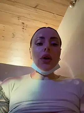 Stripchat Adult Webcams of EmaSalis