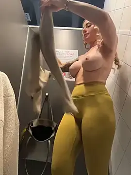 Stripchat Watch Live Sex Cams of EmaSalis