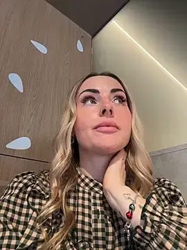 Stripchat Sex Cam of EmaSalis