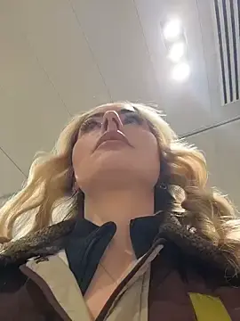 Stripchat Adult Video Chat of EmaSalis