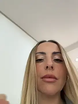 Stripchat Free Live Porn of EmaSalis