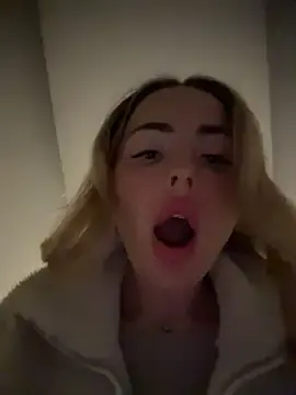 Stripchat Best Webcam of EmaSalis