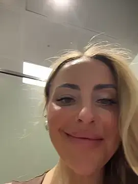 Stripchat Adult Webcam of EmaSalis