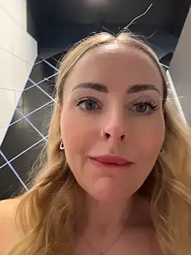 Stripchat Best live sex cam show of EmaSalis