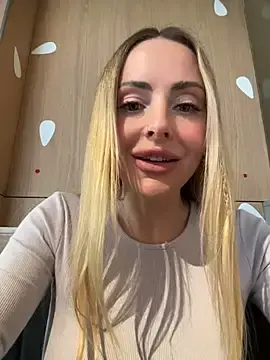 Stripchat Sex Cam of EmaSalis