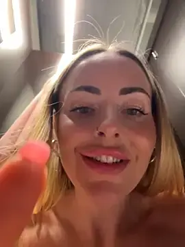 Stripchat Best live sex cam show of EmaSalis