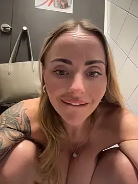 Stripchat Adult Video Chat of EmaSalis