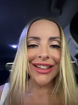 Stripchat Sex Cam of EmaSalis