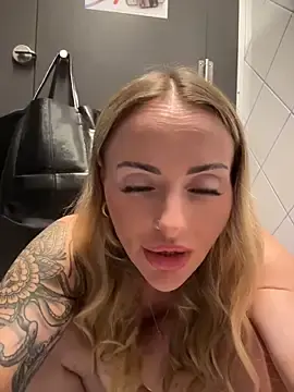 Stripchat Free Live Porn of EmaSalis