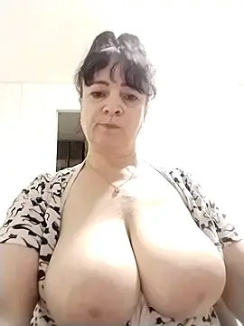 Stripchat Live Sex Cam of Lorrain_Dorrie