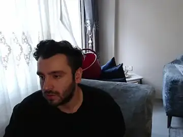 Stripchat Live Sex Cam of handsomeee04