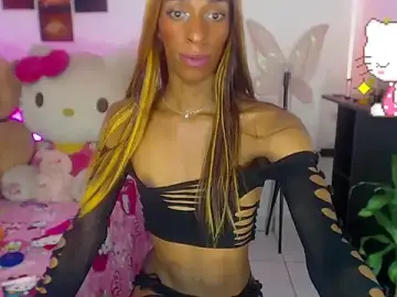 Stripchat Sex Cam of lucianadolll