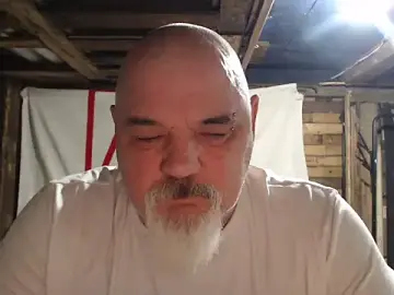 Stripchat Watch Live Sex Cams of Newfiesausage1972