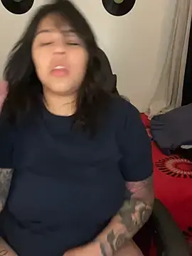 Stripchat Live Sex Cam of miacanela_xo