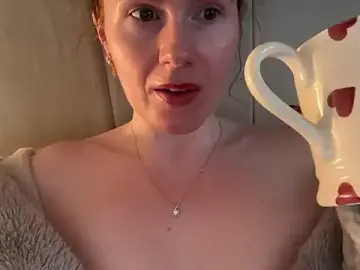 Stripchat Free Porn Cam of redheadrosie69