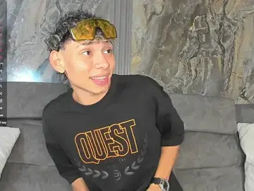 Stripchat Adult Webcams of Daviid_laidd