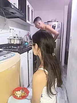 Stripchat Free Porn Cam of kingofqueenxxx