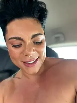 Stripchat Sex Cam of LukeLouHarvey