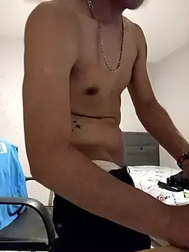 Stripchat Live Porn of LeonRoots